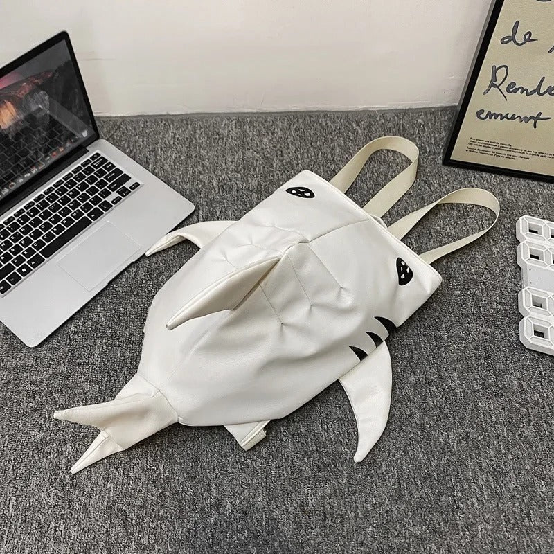 Leather Shark Backpack - white / 30x22x41cm